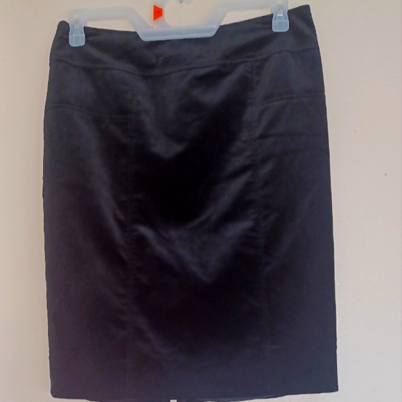 Per Se Dresses & Skirts - PER SE Black fully lined velvet skirt